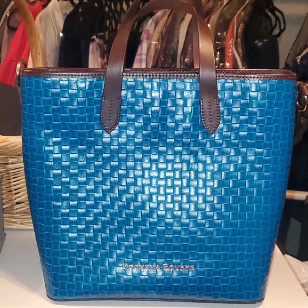 Dooney & bourke bag